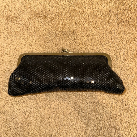 Black Sequin Snap Clutch Ann Taylor LOFT with hidden chain convertible chain ๐ค - Picture 8 of 8